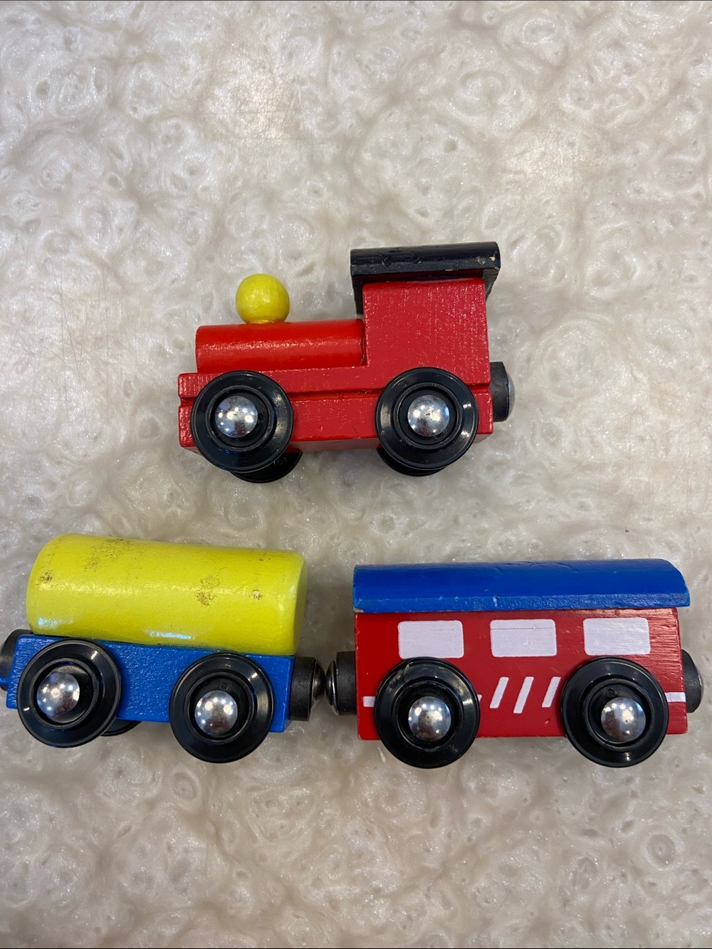 Wooden trains - Picture 2 of 6